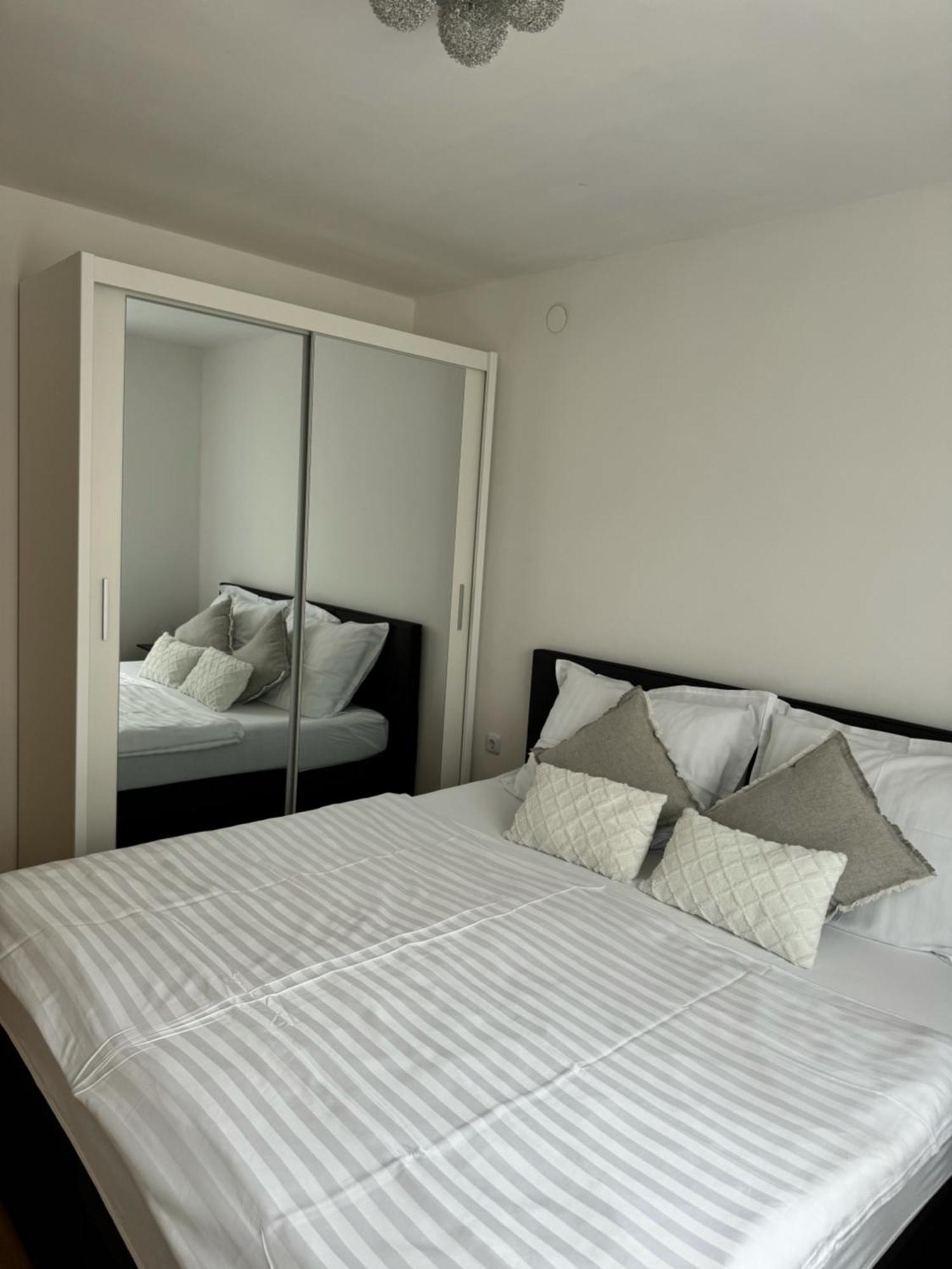 Haus Ella Apartment Novi Vinodolski Bagian luar foto
