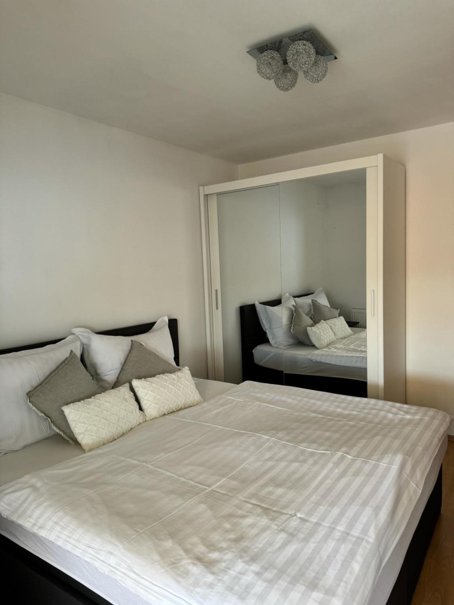 Haus Ella Apartment Novi Vinodolski Bagian luar foto
